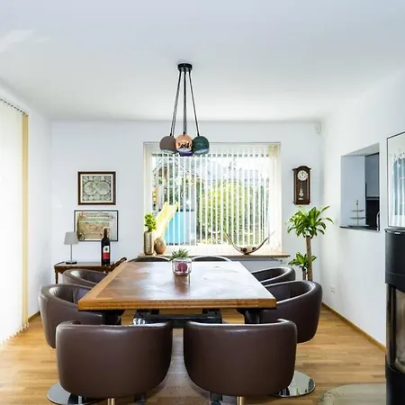 Holiday home Schoenes Mit Garten *