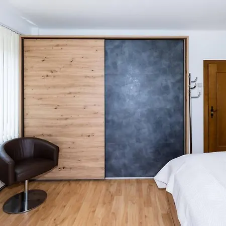 Schoenes Mit Garten Tatil Evi Pörtschach am Wörthersee