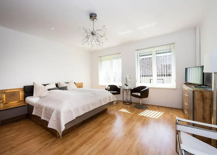 Tatil Evi Schoenes Mit Garten