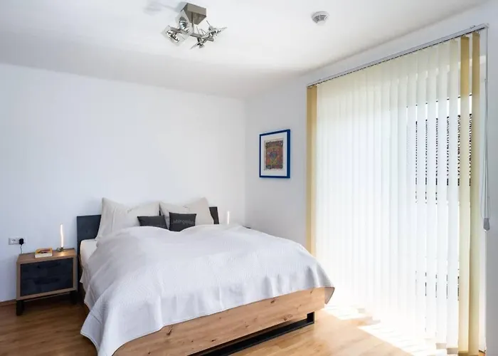 Schoenes Mit Garten Tatil Evi Pörtschach am Wörthersee