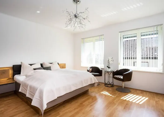 Schoenes Mit Garten Tatil Evi