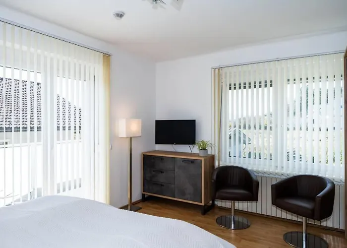 Schoenes Mit Garten Tatil Evi