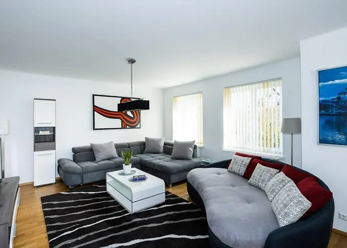 Schoenes Mit Garten *